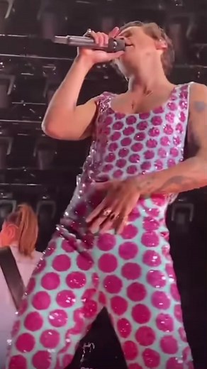 Excuse me? Sir- #foryou #fy #fypage #fypシ #fyp #harry ##harrystyles##cinema##harryshouse