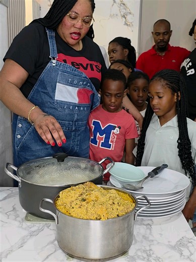 Fufu and egusi soup for dinner for my family of 8 | Egusi Soup Recipe