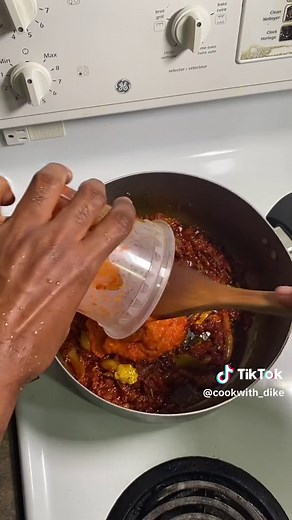 This is how you should make your Jollof rice and I promise, you’ll never miss. Flavour | Colour | Taste 🔥 ✨ Nigerian Jollof Recipe ✨ Follow me on insta for more recipes @cookwith_dike #canada #nigerianincanada #jollofrice #jollofrecipe #jollofricerecipe #nigeriatiktok #food #recipe #boyscooking
