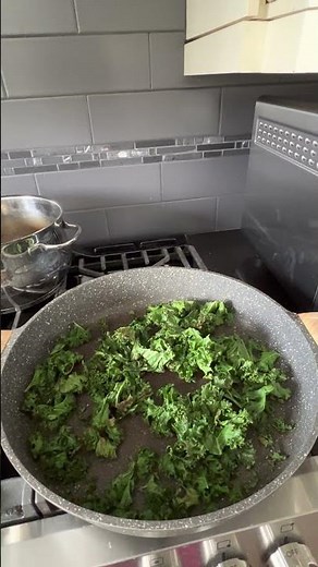 EASY way to cook kale 🥬
