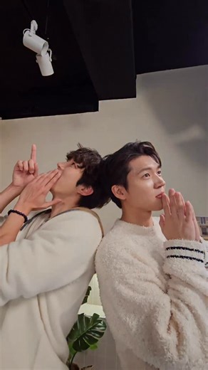 INFINITE Official on Instagram: "[VIDEO] ⠀ MERRY CHRISTMAS🎄 올해도 인피니트와 함께 하는 하얀 겨울❄️ ⠀ 🔗 https://youtube.com/shorts/OLo0Nji2olE ⠀ #인피니트 #INFINITE #하얀고백 #Lately #하얀고백_챌린지"