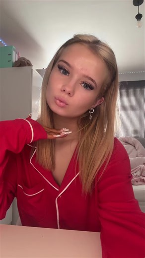 Celebrate Christmas Morning: Makeup and Family Fun