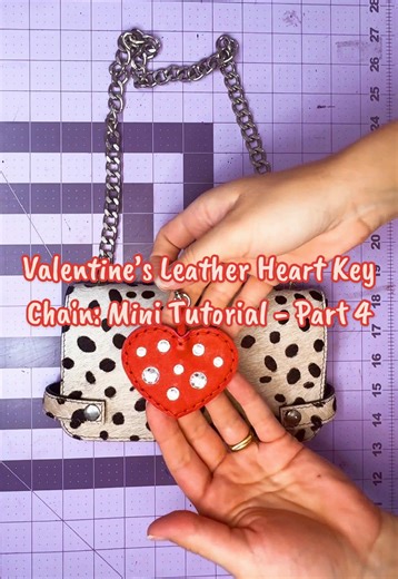 Let’s go bag makers! Part 4 is here for the Vday Leather Heart Key Chan mini tutorial. We are finishing off this project with edge painting and adding rhinestones! **If you need to see this tutorial in slower motion, Part 1 has already been reposted. The extended versions of Parts 2-4 will drop tomorrow-Friday! Happy Bag Making! #bagmaker #diycrafts #diykeychain #leatherwork #valentine