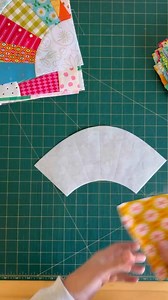 Freezer paper foundation piecing tutorial. This technique is super accurate and fun. The freezer paper can be used up to 8 times and at the end there's no need to remove paper. That's my favourite part! Stay tuned for part 3 The pattern is my Wheels of Fortune quilt about to be re-released with extra sizes! #wheelsoffortunequilt #wheelsoffortunequiltpattern an's #emmajeanjansen #emmajeanjansenpattern #foundationpiecing #freezerpaperfoundationpiecing #freezerpapermethod #circlequi... | Margaret O