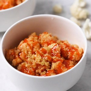 245K views · 550 reactions | An amazing meal prep recipe, this BUFFALO CAULIFLOWER quinoa casserole uses just 5 ingredients, is a cinch to make and tastes awesome! It's also GF, vegan and full of protein! RECIPE: https://www.simplyquinoa.com/5-ingredient-buffalo-cauliflower-quinoa-casserole/ | Simply Quinoa | Facebook