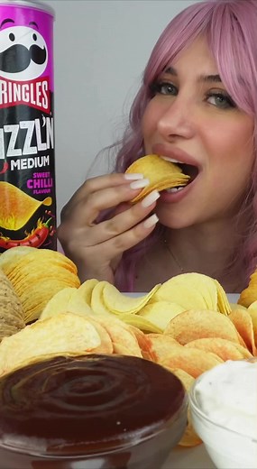 Crunchy Pringles Mukbang Experience