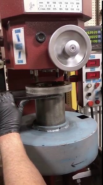 17K views · 313 reactions | Does anyone else have an automatic Jimmie tool changer at their shop? 樂 #engine #engines #machining #machineshop #enginemachining #enginemachineshop #automotive #repair #rebuild #automotiverepair #enginerepair #enginerebuild #boring #milling #mill #surfacer #engineblock #jamsionline #theCleaningGuy #business #familybusiness #smallbusiness #coloradobusiness #work #workhard #hustle | JAMSI Online | Facebook