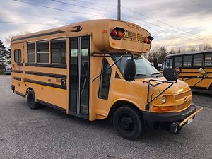 #9619 | 2006 Chevy Bluebird Mini School Bus