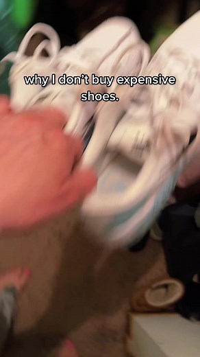 hey ash (@ash_loves_condiments)’s videos with Shoes - Kelly