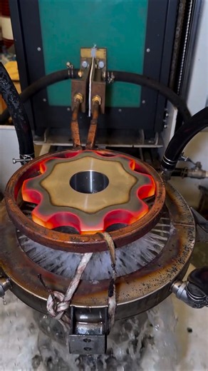 Why This Gear Turns Red Without Fire 😳