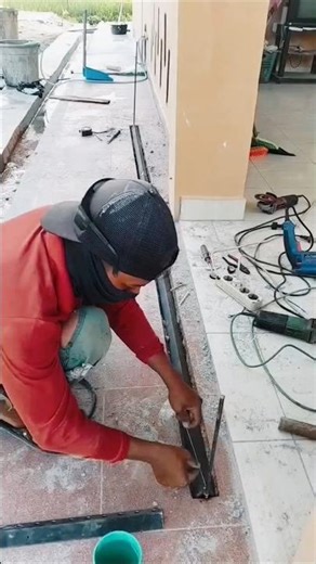 Installation of slider gate bearings and testing