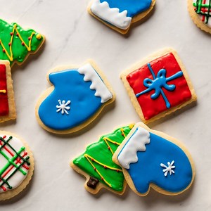 A Christmas classic for you and your family 🎄! The perfect shortbread cookies baked in LG Electronics USA ProBake Convection® Oven. How will you decorate yours? | Tasty