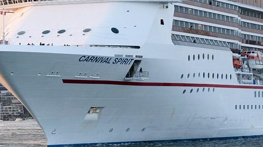 Cruise ship stuck off Sydney