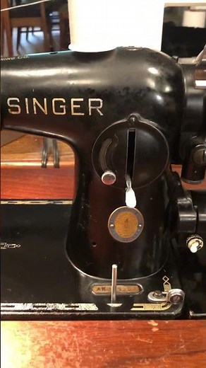 Vintage Sewing Machine - Singer 201-2