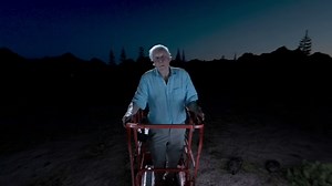 360-degree Virtual Tour of a Dinosaur Giant