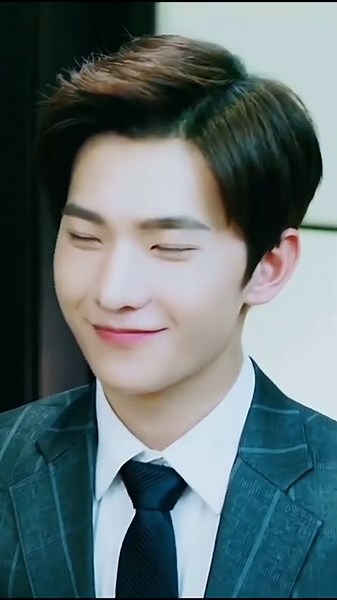 😍 Yang Yang as Xiao Nai: Enchanting Smiles & Unforgettable Charm | Love O2O Highlights 😊 #yangyang