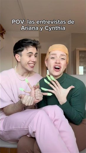 Las entrevistas de Ariana y Cynthia 😂