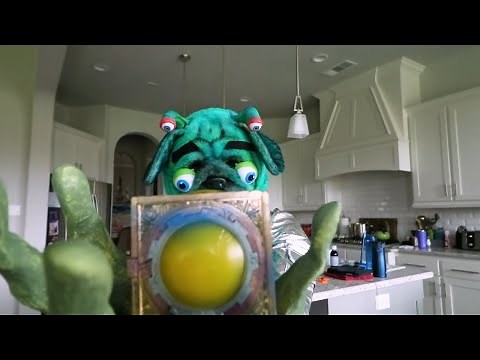 Alien Face Reveal! (Kids vs Alien Hide and Seek Game / Skit) KidCity