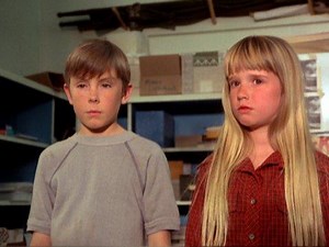 ▶️ Escape to Witch Mountain