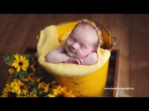 how pose newborn baby in bucket photography tutorial