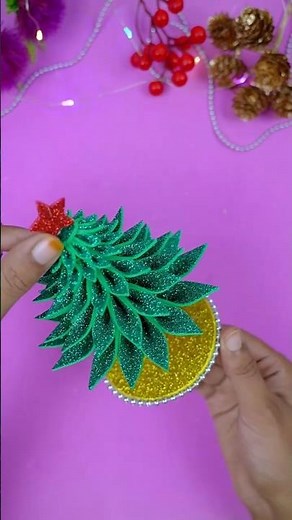 How to Make a Glitter Foam Sheet Christmas Tree | Holiday Decor Idea