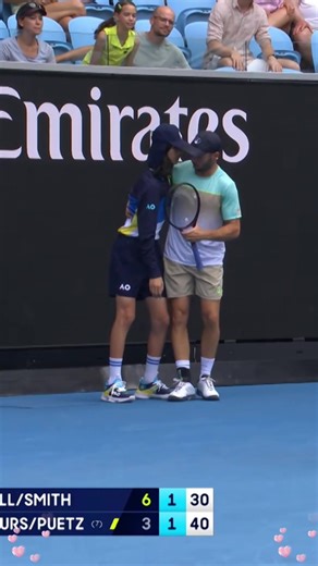 Heartwarming Sportsmanship Moments in Tennis