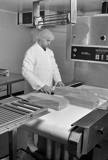 How cheese is manufactured on a large scale