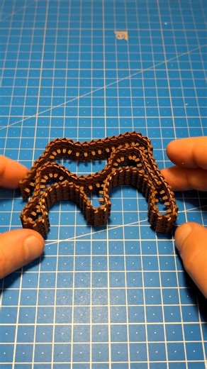 The simplest track links in the assembly? #shorts #tanks #scalemodel #tankmodel #modelkit