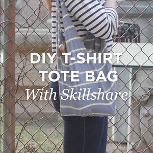 Make this DIY tote bag out of a t-shirt — no sewing required and perfect for spring picnics! Visit skl.sh/tote for more lessons on taking your tote bag game to the next level, this time with screen printing. | Skillshare