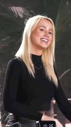 Monika Wulf Shoeplay Video on Pearl TV