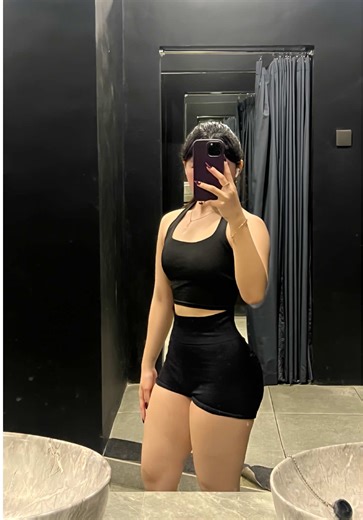 Achieve Your Dream Hourglass Body with Gym Motivation