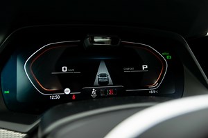 Video: How to customize the new digital BMW instrument cluster