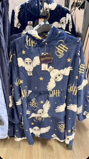 Harry Potter ~ Hedwig Cosy Fleece Hoddie. Found at @tesco Available in sizes S, M, L and XL for £25.00 . . .#harrypotter #harrypottermerch #harrypottersnuddie #snuddie #fleecehoddie #tescoclothing #wizardingworld #wizardingworldofharrypotter #potterhead #harrypotterfind #giftideas #socosy #sosoft | QueenNiffler