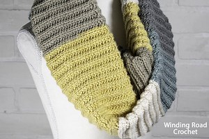 Pocket Infinity Scarf Easy Free Crochet Pattern - Winding Road Crochet
