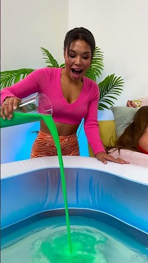 😂 Giant Pool Cocktail Madness — Drop a 😱 if you’d dive in!