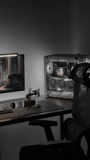 TechLife on Instagram: "I found the most powerful M2 Solid State Drive for your Gaming Room Setup PC or Console, perfect for a Christmas gift or a birthday gift 🎁 😍 Big thanks to the great people from @kingstontechnology who sent me this powerful Kingston M2 Solid State Drive Fury RENEGADE 😍😍 Let me know what you think and enjoy the week, fam 😁😁😁 You can get it link in my bio: Member of @ - - - - - - - - - - - - - - - - - - - - - - - - - - - 📸 Follow for more shots & reels! ❤️ Like, Comm