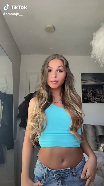 f r e k 🕺 #foryou #freak #imamovie #replay #im #tryna #fuck #nickiminaj #justgirlythings #viral #blue #outfit #makeup #xyzbca #fyp #fypシ