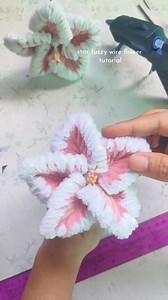 Star fuzzy wire flower tutorial, combination of pink and white #fuzzywireflower #fuzzywiretutorial #diyflowers #handmadeflower | Crafty Ivy