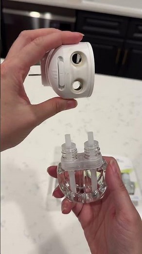 Febreze Plug-In Refills – Light Bamboo