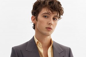 Lirik Lagu 'Fools' - Troye Sivan, Lengkap dengan Terjemahan Indonesia - Sonora.id