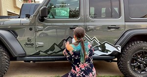 How to Apply Large Vehicle Decals Using the Wet Method