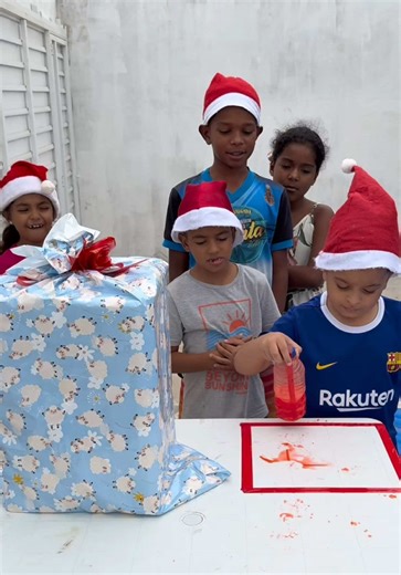 Acerte e abra o presente! #chuchu #brindadeiras #gabrielchuchu #frankocean #nepobaby