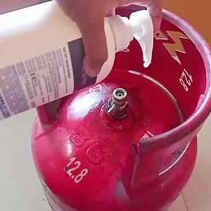 994K views · 13K reactions | গ্যাস সিলিন্ডারে শ্যাম্পু ব্যবহার করুন তারপর দেখুন কি হয় গ্যাস কেনার পরপরই এই কাজটি করুন গ্যাস সহজে শেষ হবেনা আপনার জীবন পর্যন্ত বাঁচাবে | MS Tips House | Facebook