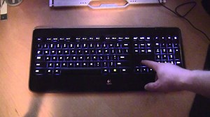 logitech K800 Wireless Illuminated Keyboard User Guide
