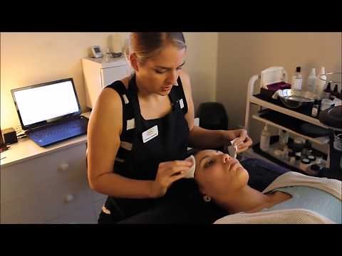 Professional Extractions Facial Lift & Pump | Blackhead Extraction | Esthetician Training Tutorial