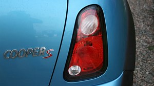 Mini Cooper 2001 to 2006 How to Replace Your Tail Light Assembly