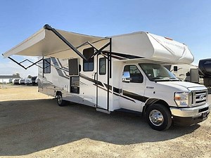 8 Best Class C RVs for a Family of 4 (With Pricing) - RV Owner HQ