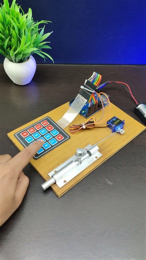 Automatic Door Lock System Using Arduino UNO #arduinoprojects #arduino #arduinotutorial #door #iot