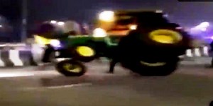 39K views · 431 reactions | Farmers’ Protest: Tractor of a farmer who seemingly tried to perform a stunt turns turtle | Catch the day's #news #updates: https://bit.ly/3s85zi7 | The Economic Times | Facebook