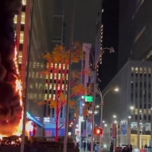 21K views · 740 reactions | Christmas Tree set on fire in NYC Fox Square earlier today. Man in custody 臘‍♀️ | YoYo Fearless | Facebook